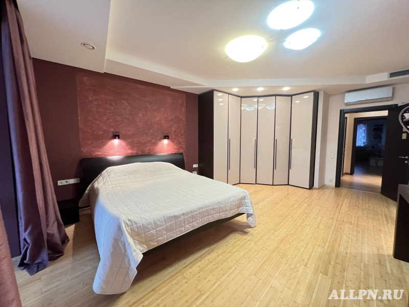 Продам 3к.кв. 110 кв.м.  в Петергофе - Жилая недвижимость, Продажа квартир Санкт-Петербург