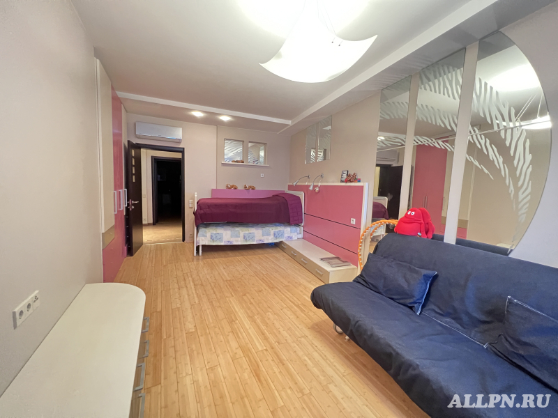 Продам 3к.кв. 110 кв.м.  в Петергофе - Жилая недвижимость, Продажа квартир Санкт-Петербург