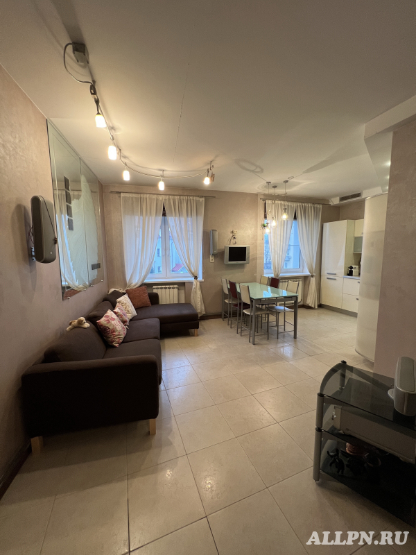 Продам 3к.кв. 110 кв.м.  в Петергофе - Жилая недвижимость, Продажа квартир Санкт-Петербург